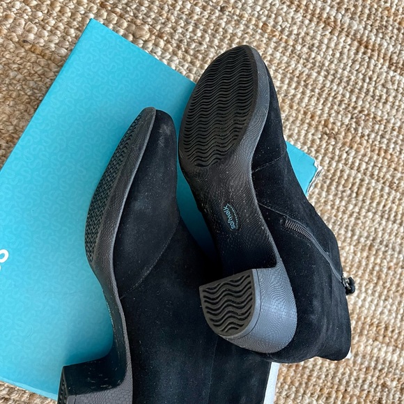 Softwalk Inspire 12W black suede women ankle boots low heels like new in the box - Picture 2 of 4